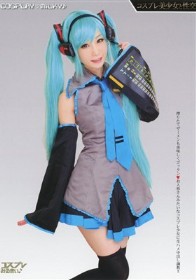 コスプレ美少女と性交　あいり